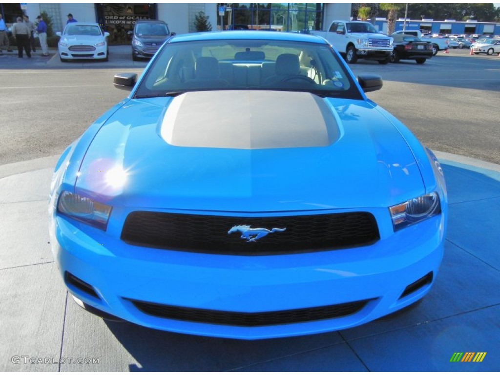 2010 Mustang V6 Coupe - Grabber Blue / Stone photo #8