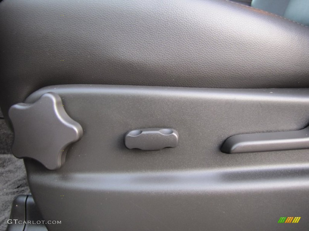 2011 Avalanche LT 4x4 - Imperial Blue Metallic / Ebony photo #16