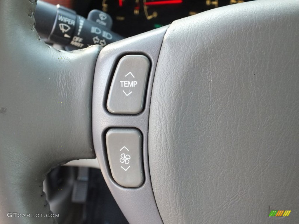 2000 Cadillac DeVille DHS Controls Photo #73391341