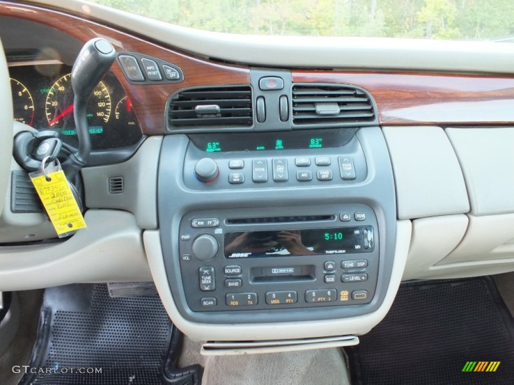 2000 Cadillac DeVille DHS Controls Photo #73391465