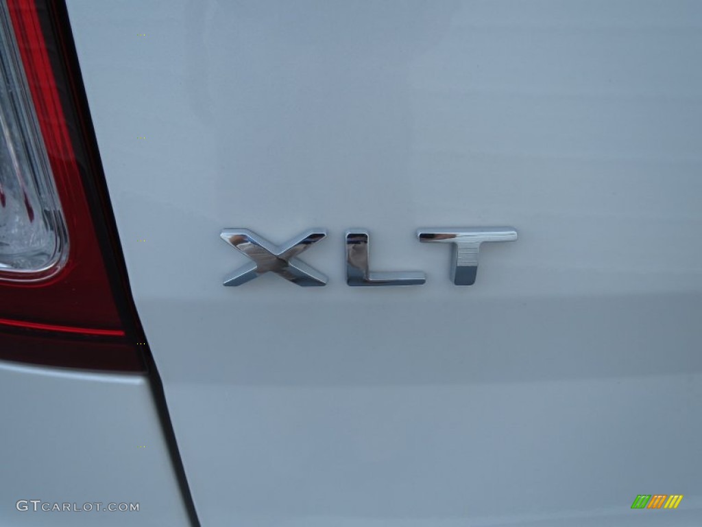 2013 Explorer XLT - White Platinum Tri-Coat / Charcoal Black photo #11