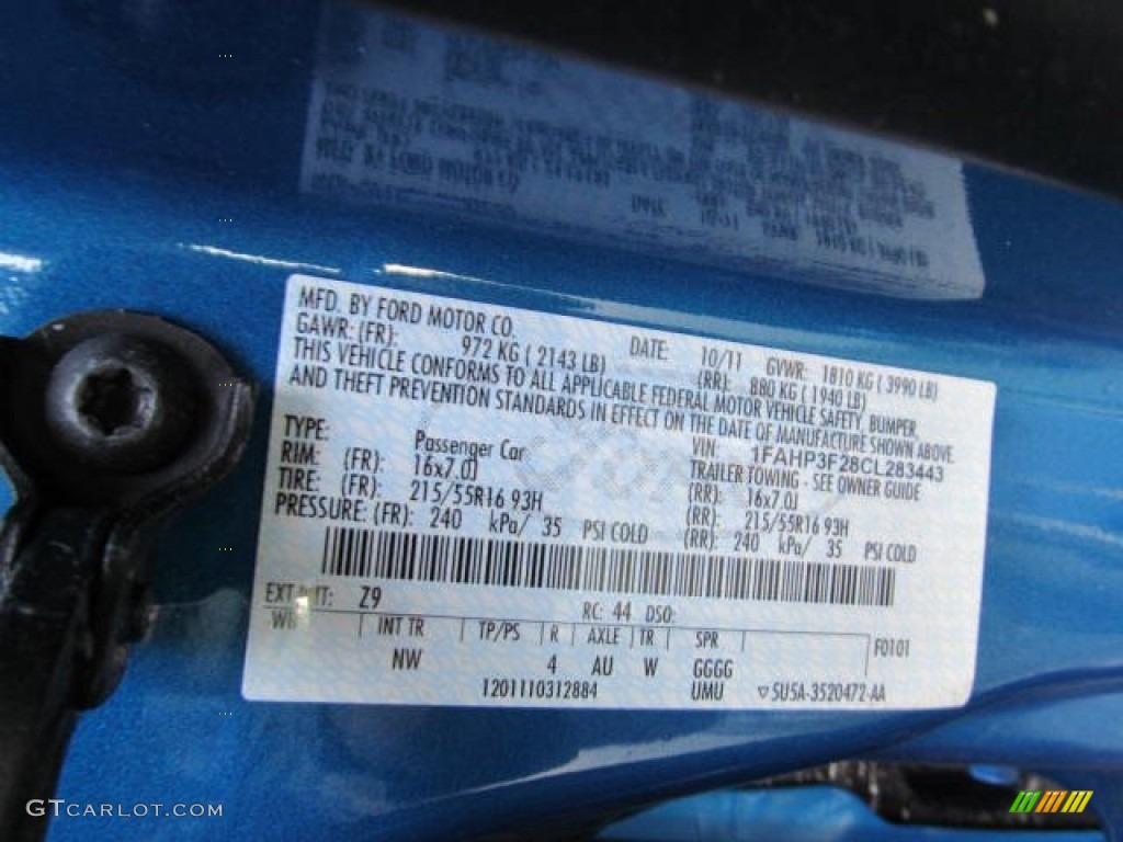 2012 Focus SE Sport Sedan - Blue Candy Metallic / Two-Tone Sport photo #24