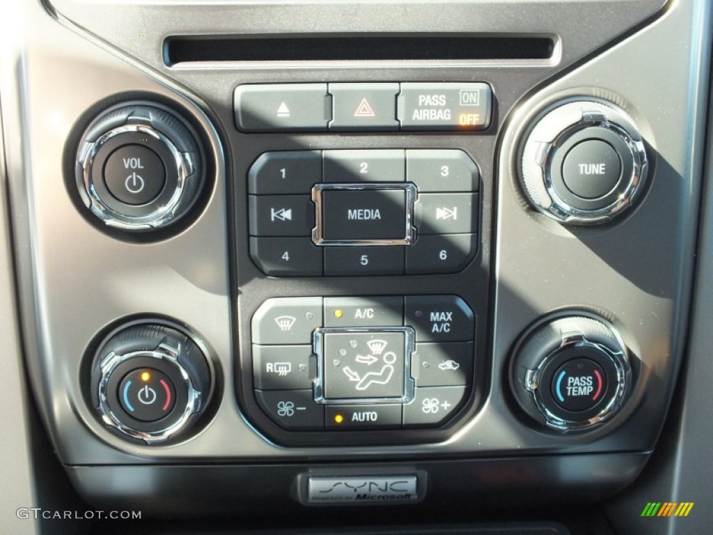 2013 Ford F150 SVT Raptor SuperCrew 4x4 Controls Photo #73393433