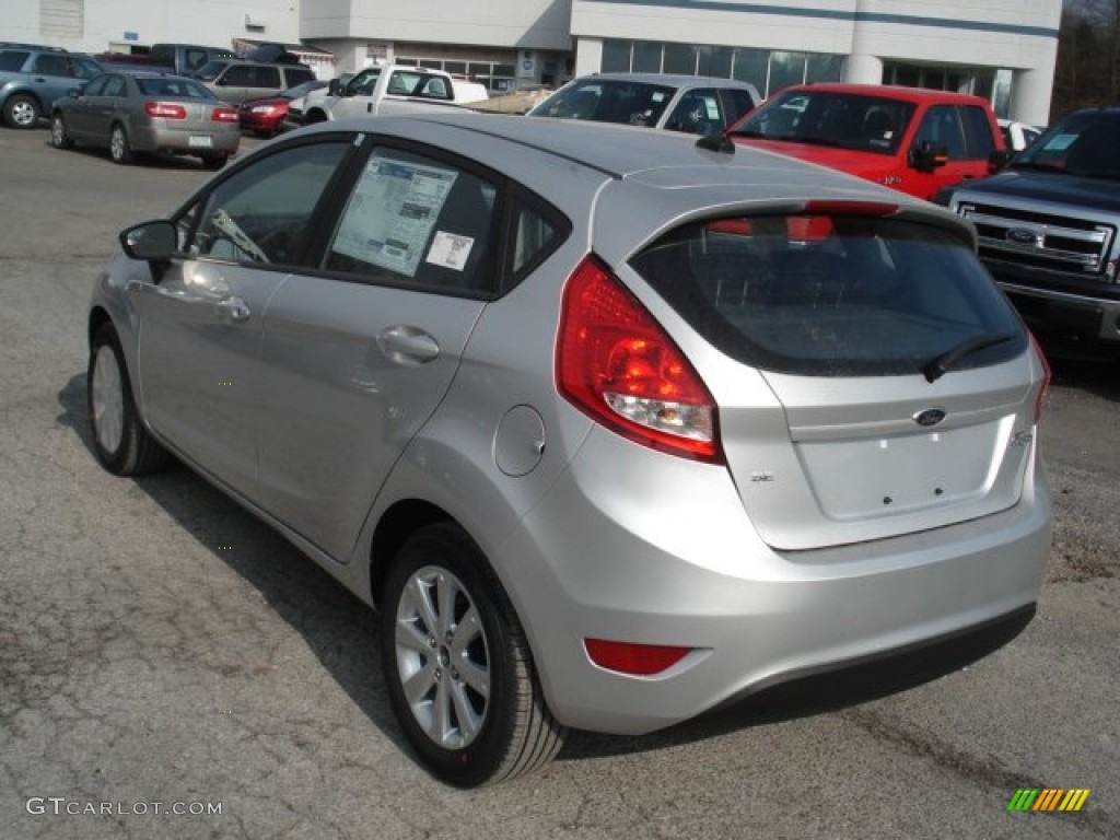 2013 Fiesta SE Hatchback - Ingot Silver / Charcoal Black photo #6