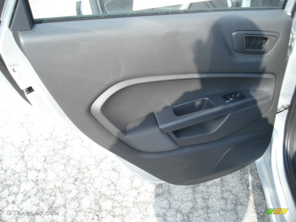 2013 Fiesta SE Hatchback - Ingot Silver / Charcoal Black photo #14