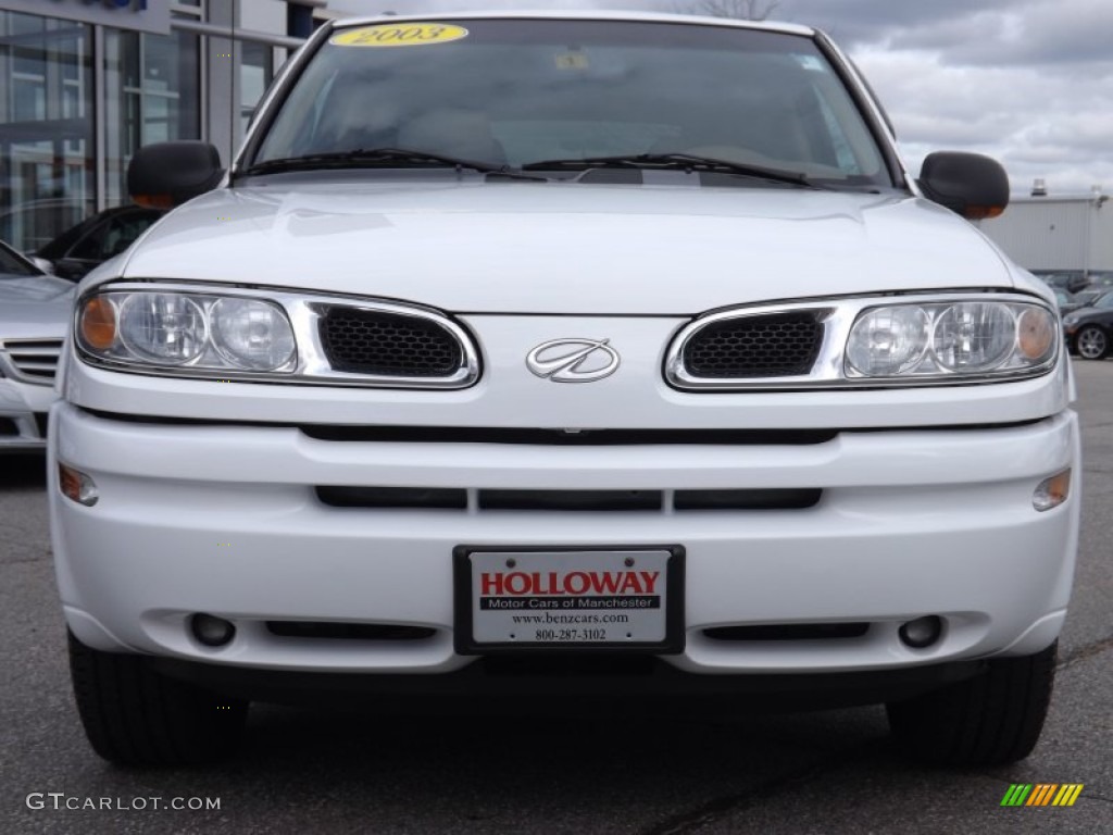 2003 Bravada AWD - Arctic White / Camel photo #2