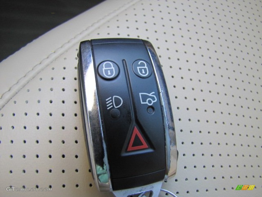 2010 Jaguar XF XF Supercharged Sedan Keys Photos