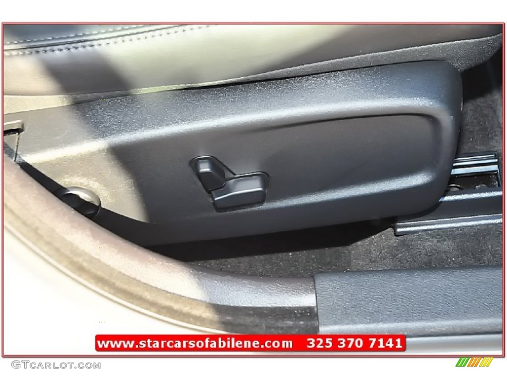 2012 300 Limited - Bright Silver Metallic / Black photo #24