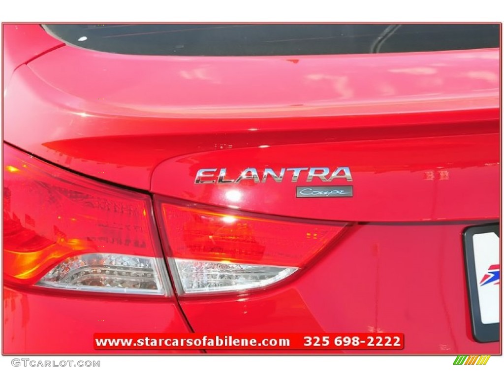 2013 Elantra Coupe SE - Volcanic Red / Black photo #4