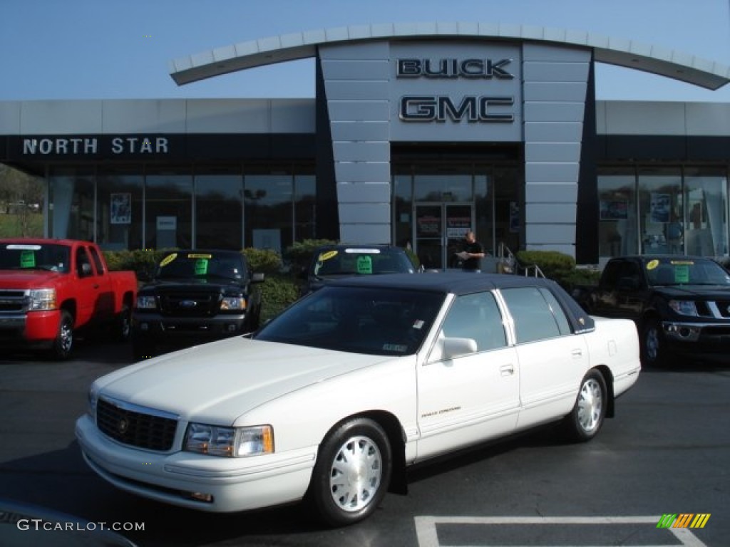 1999 DeVille Concours - White Diamond / Navy Blue photo #1