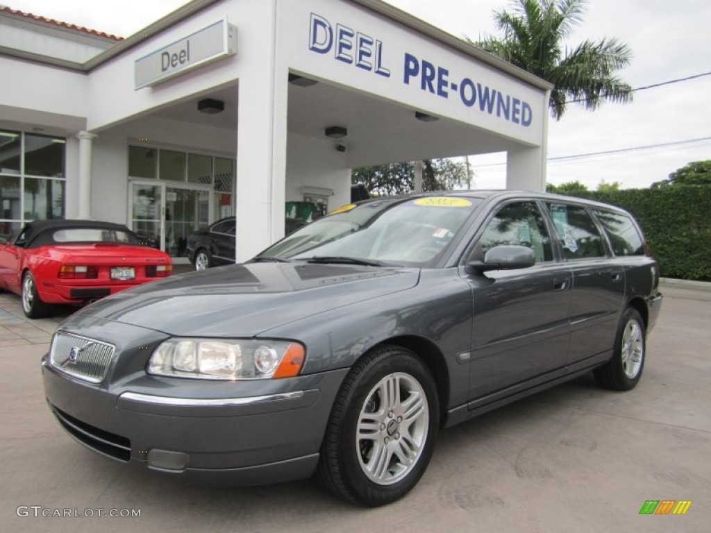 2006 V70 2.5T - Titanium Gray Metallic / Taupe/Light Taupe photo #1