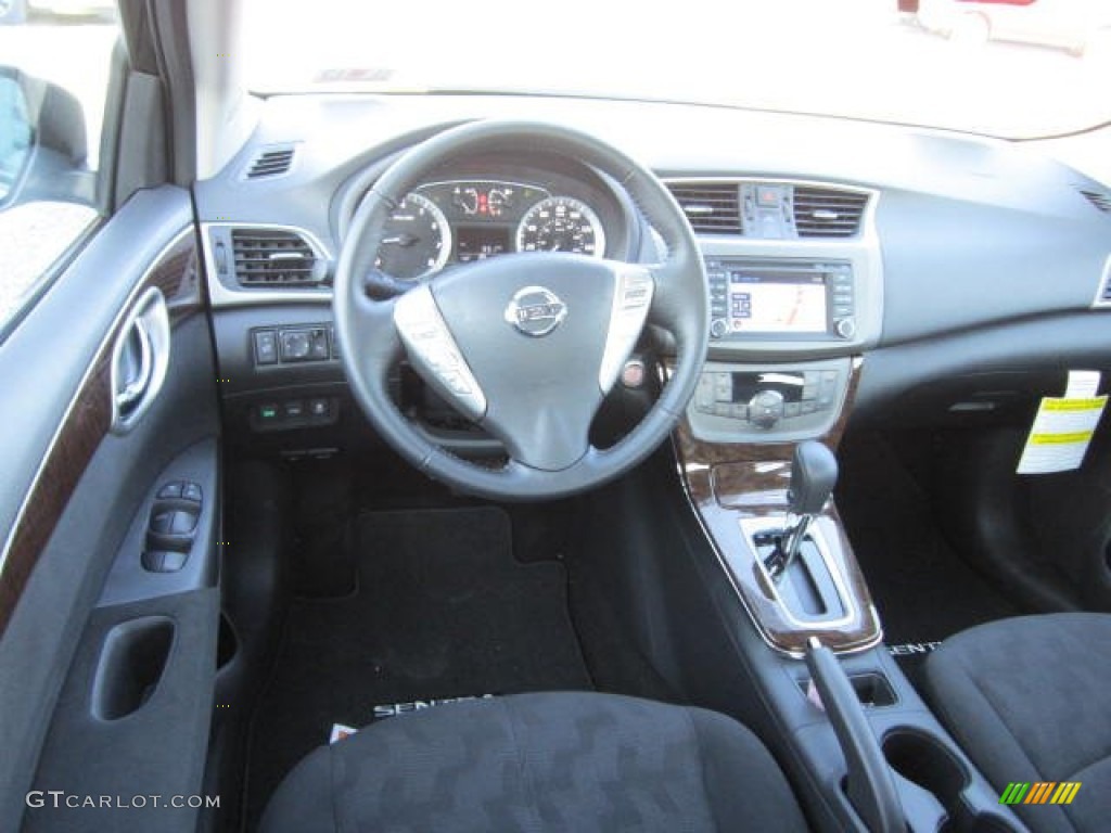 2013 Nissan Sentra SL Dashboard Photos