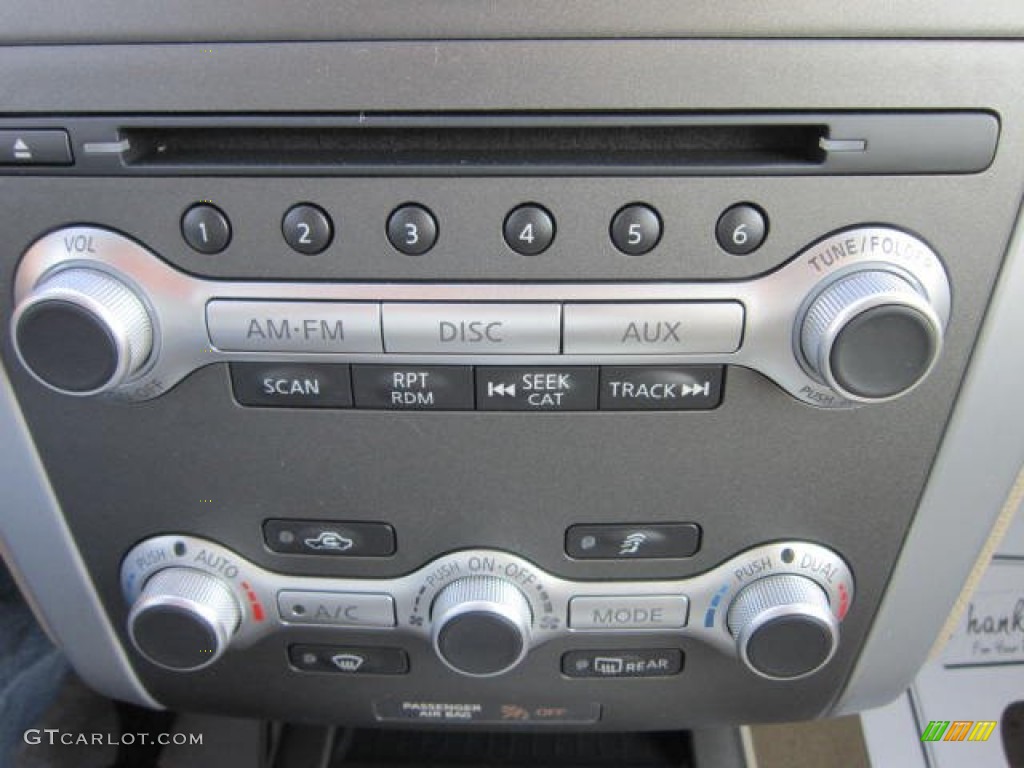 2013 Nissan Murano SL AWD Controls Photos