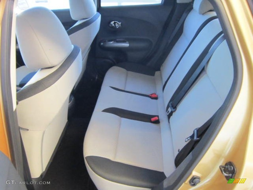 Gray/Silver Trim Interior 2013 Nissan Juke SV AWD Photo #73411756