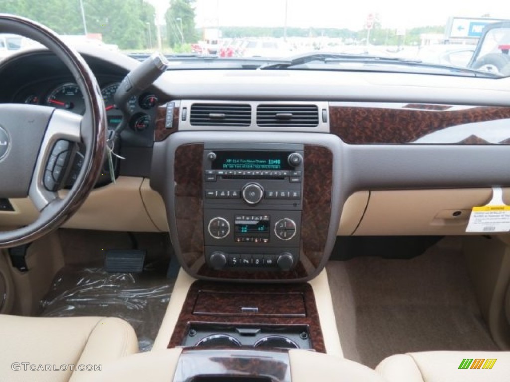 2013 GMC Sierra 2500HD Denali Crew Cab Controls Photo #73412885