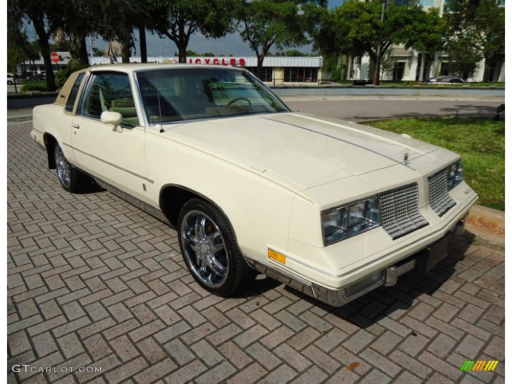 1985 Oldsmobile Cutlass Supreme Brougham Coupe Exterior Photos