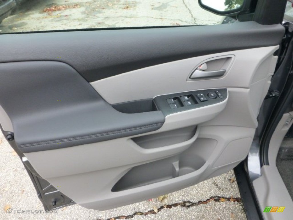2013 Honda Odyssey EX Door Panel Photos