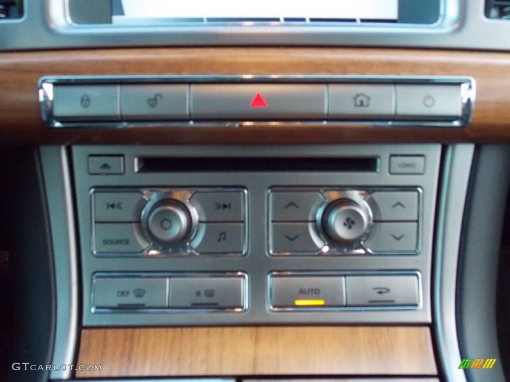 2010 Jaguar XF Sport Sedan Controls Photo #73421106