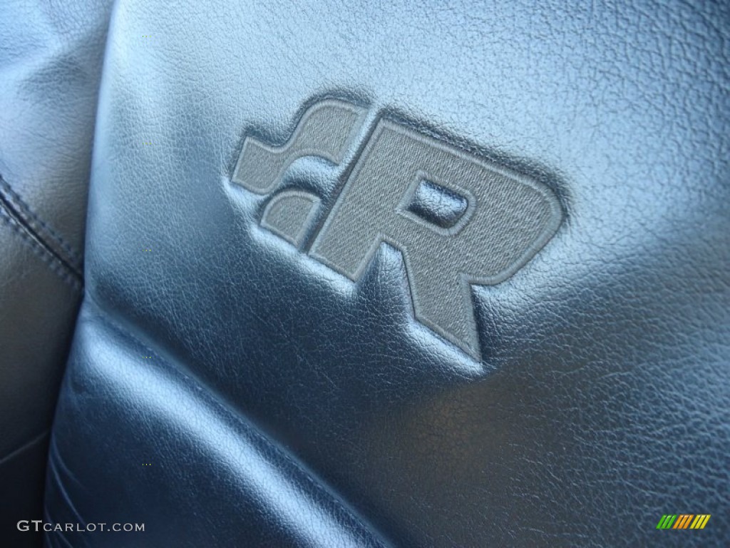 2004 Volkswagen R32 Standard R32 Model Marks and Logos Photo #73423494