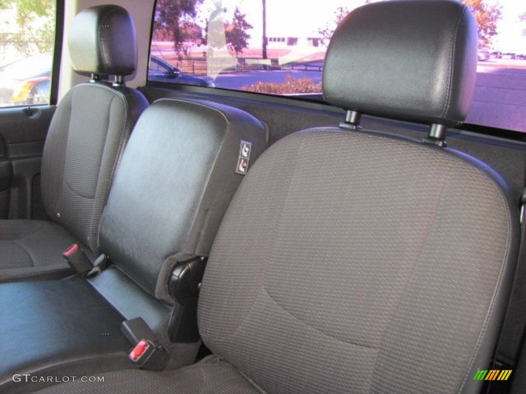 2005 Ram 2500 ST Regular Cab - Bright White / Dark Slate Gray photo #25