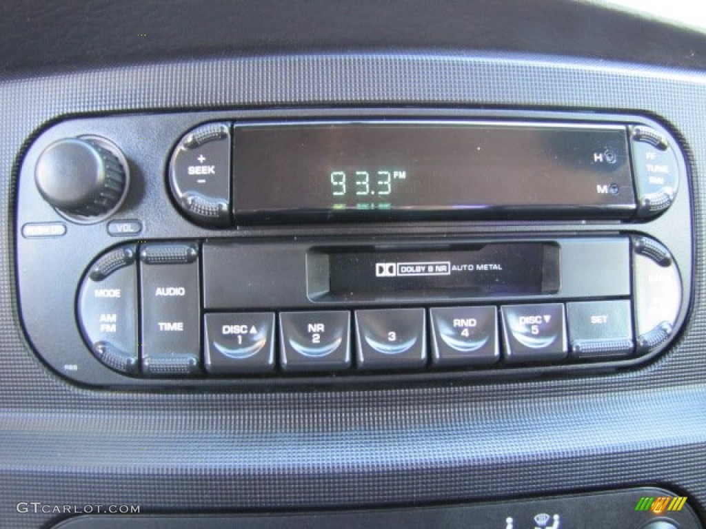 2005 Dodge Ram 2500 ST Regular Cab Audio System Photo #73424564