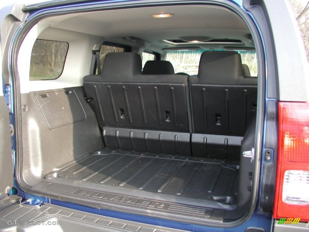 2006 Hummer H3 Standard H3 Model Trunk Photo #73425192