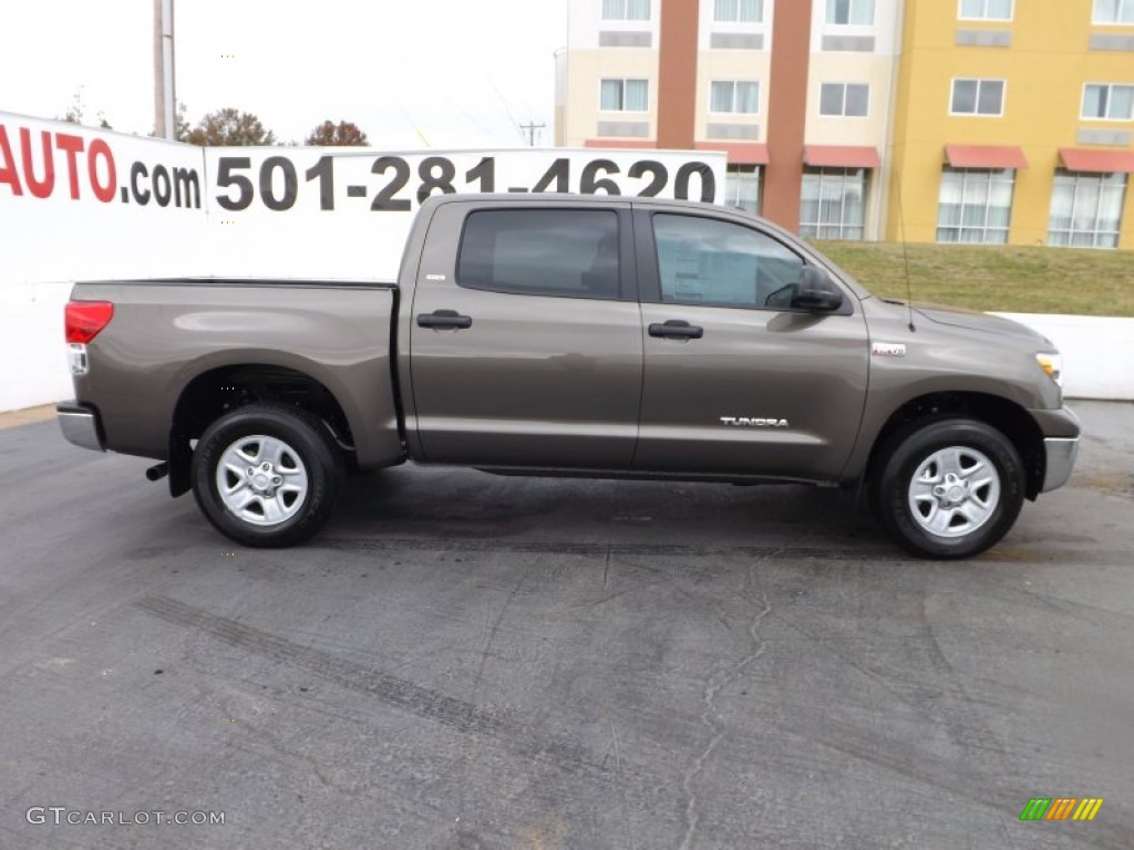 2013 Tundra SR5 CrewMax 4x4 - Pyrite Mica / Sand Beige photo #8