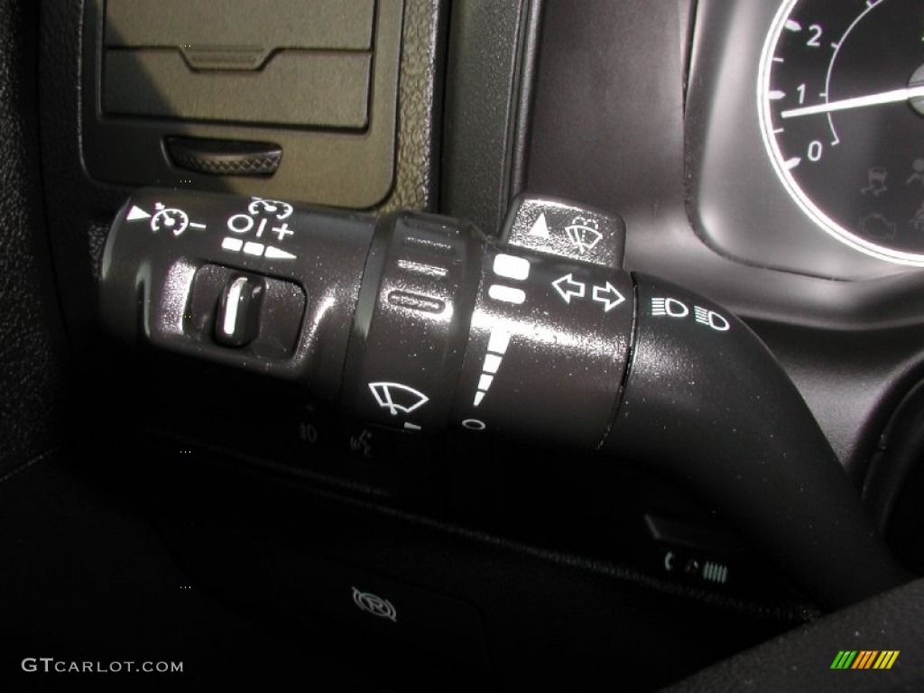 2006 Hummer H3 Standard H3 Model Controls Photo #73425560