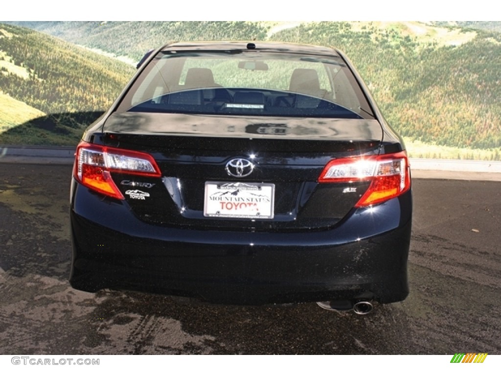 2012 Camry SE - Attitude Black Metallic / Black photo #4