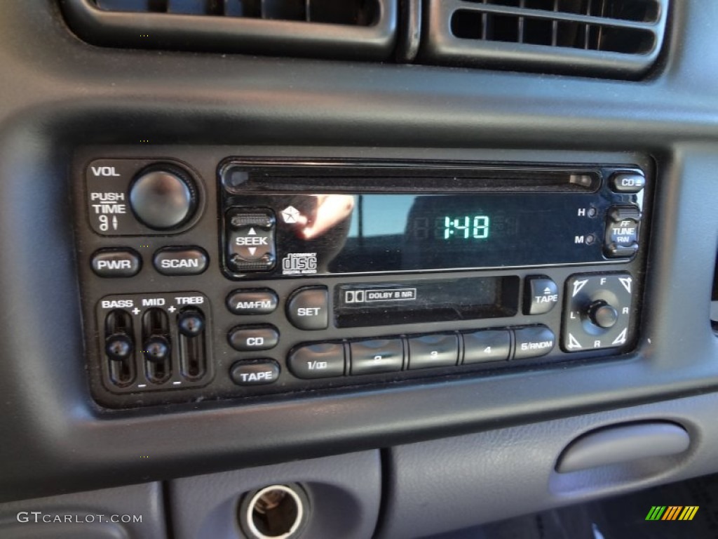 1999 Dodge Ram 2500 ST Extended Cab Audio System Photo #73428719