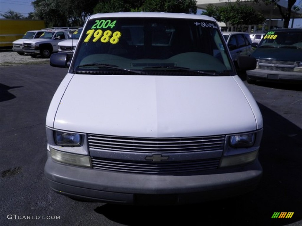 2004 Astro AWD Cargo Van - Summit White / Medium Gray photo #3