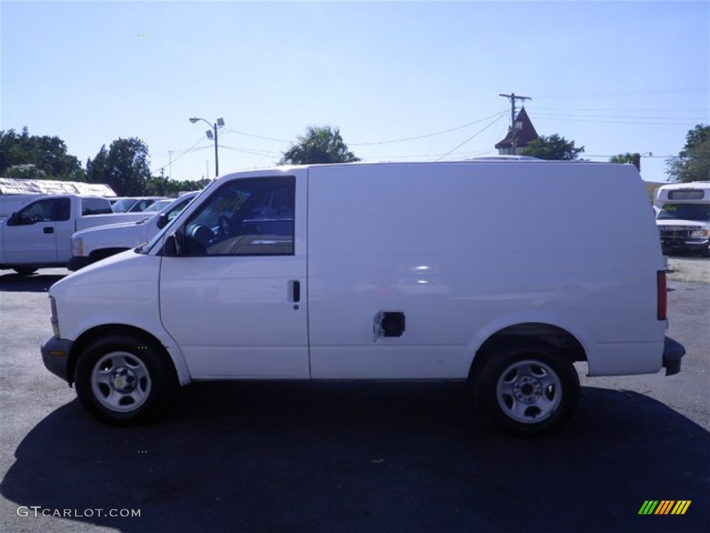 2004 Astro AWD Cargo Van - Summit White / Medium Gray photo #6