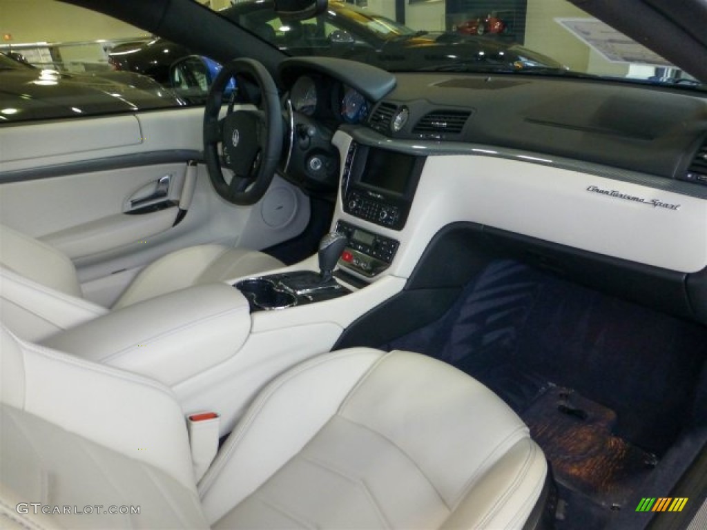 Bianco Pregiato Interior 2013 Maserati GranTurismo Sport Coupe Photo #73438438