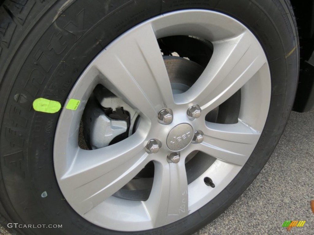 2013 Jeep Compass Latitude Wheel Photo #73444057