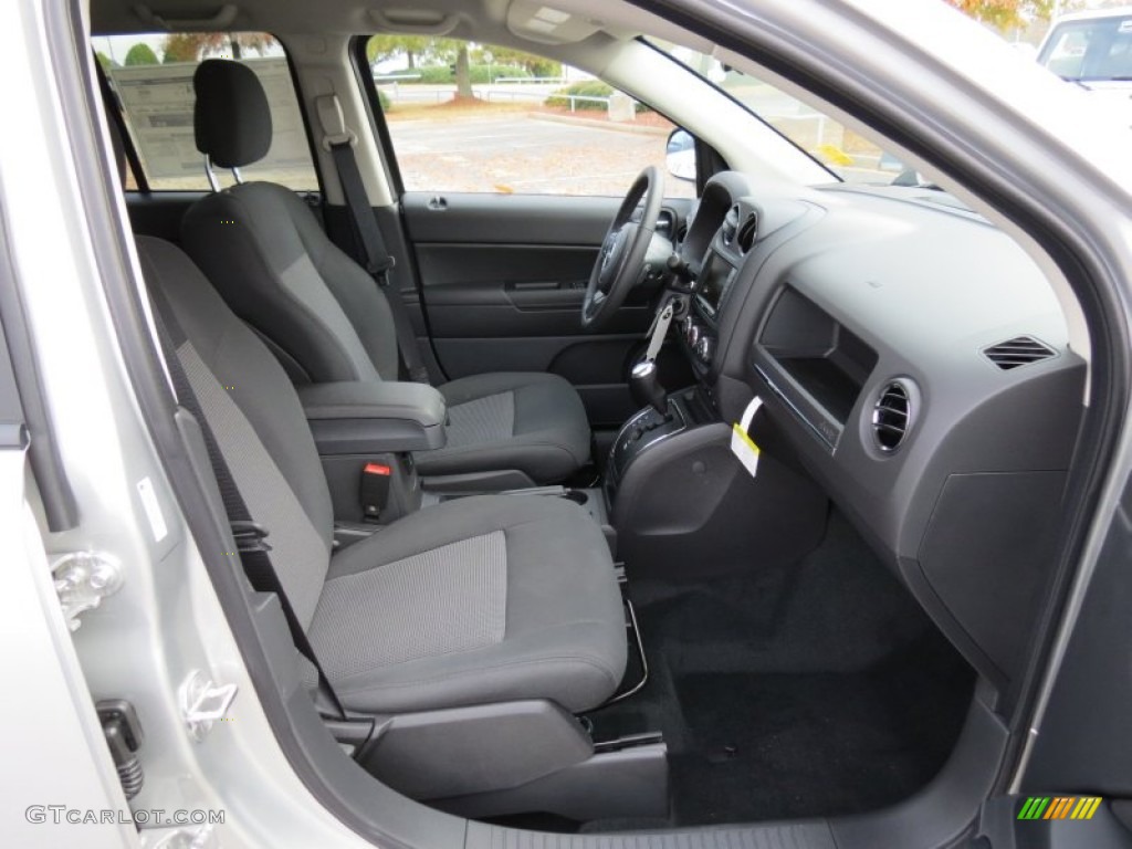 Dark Slate Gray Interior 2013 Jeep Compass Latitude Photo #73444155