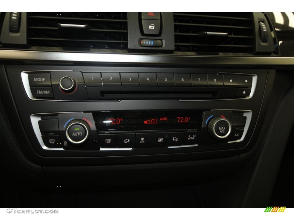 2013 3 Series 328i Sedan - Alpine White / Black photo #17