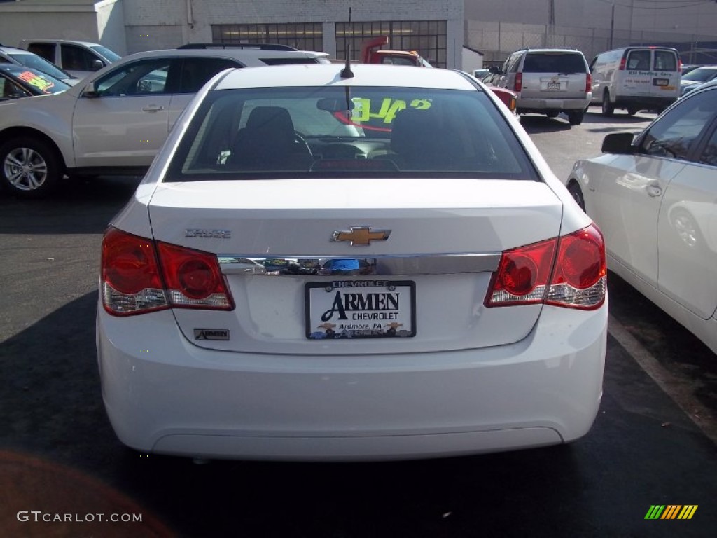 2013 Cruze LS - Summit White / Jet Black/Medium Titanium photo #4