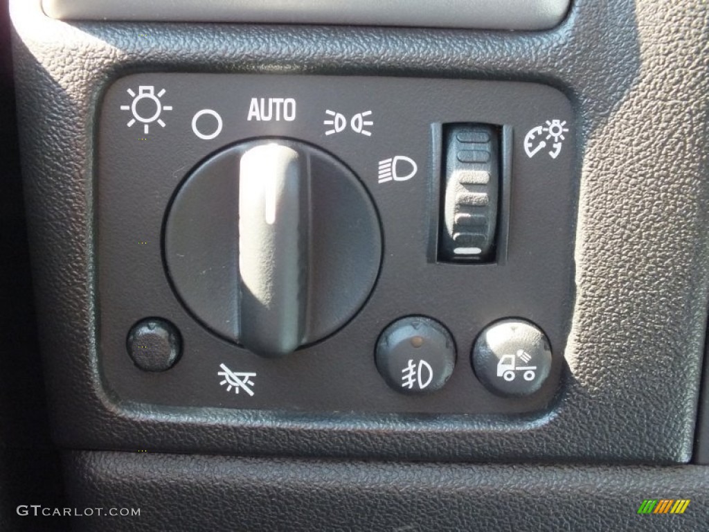 2009 GMC Canyon SLE Extended Cab Controls Photo #73455806
