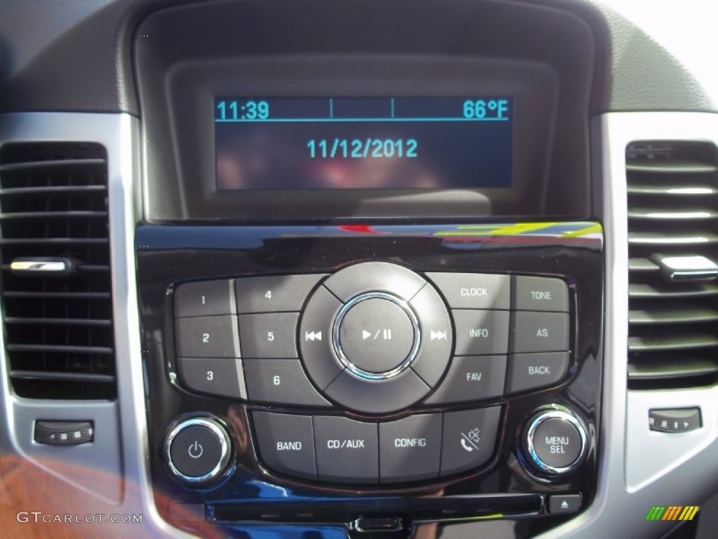 2013 Cruze LS - Summit White / Jet Black/Medium Titanium photo #11