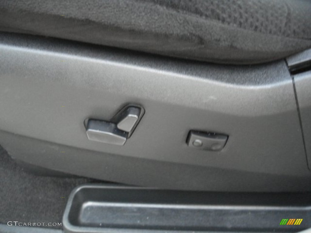 2012 Grand Caravan Crew - Stone White / Black/Light Graystone photo #15