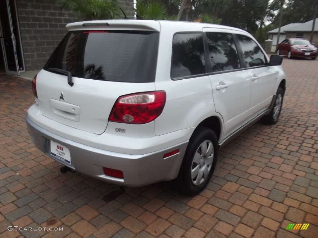 2005 Outlander LS - Diamond White Pearl / Charcoal photo #6