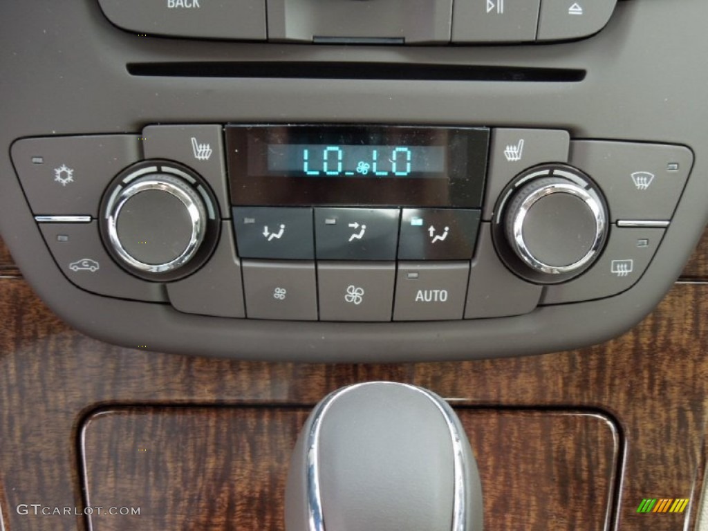 2013 Buick Regal Turbo Controls Photo #73469249
