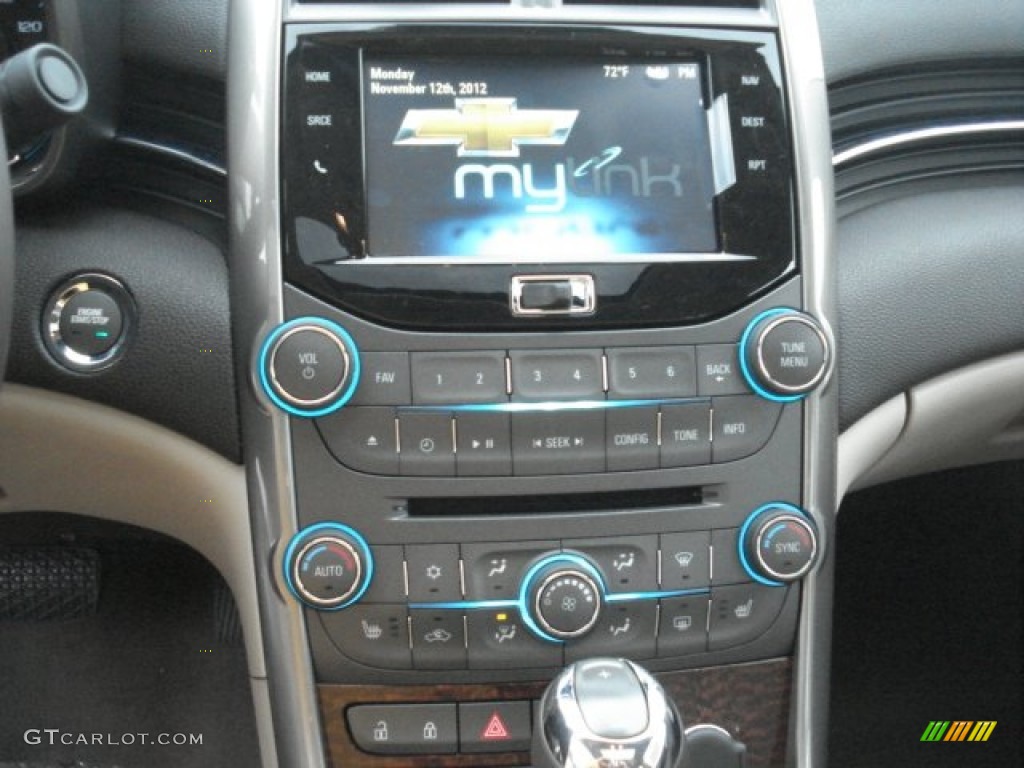 2013 Chevrolet Malibu LTZ Controls Photo #73469765