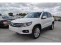 Candy White - Tiguan SE Photo No. 1