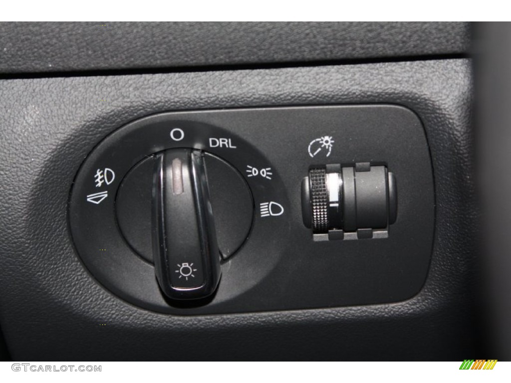 2010 Audi A3 2.0 TFSI Controls Photo #73477697