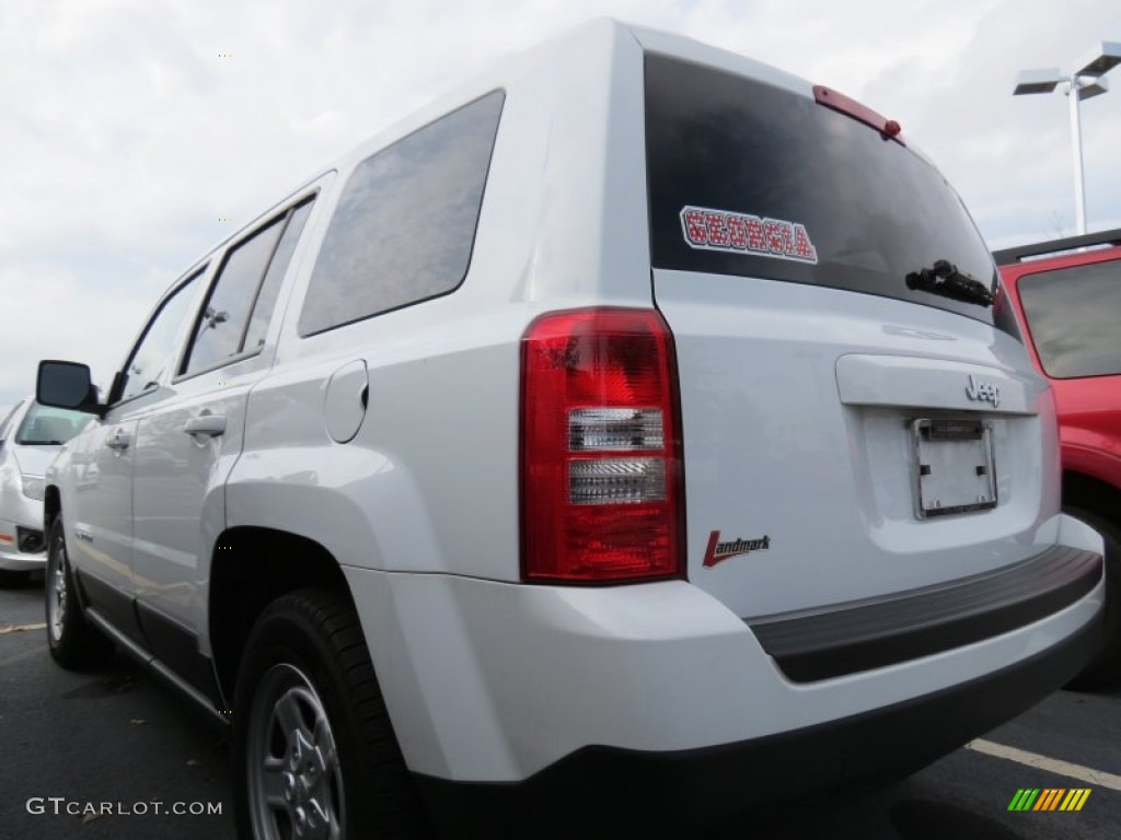 2011 Patriot Sport - Bright White / Dark Slate Gray photo #2