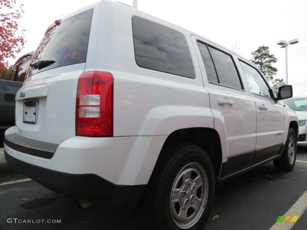 2011 Patriot Sport - Bright White / Dark Slate Gray photo #3