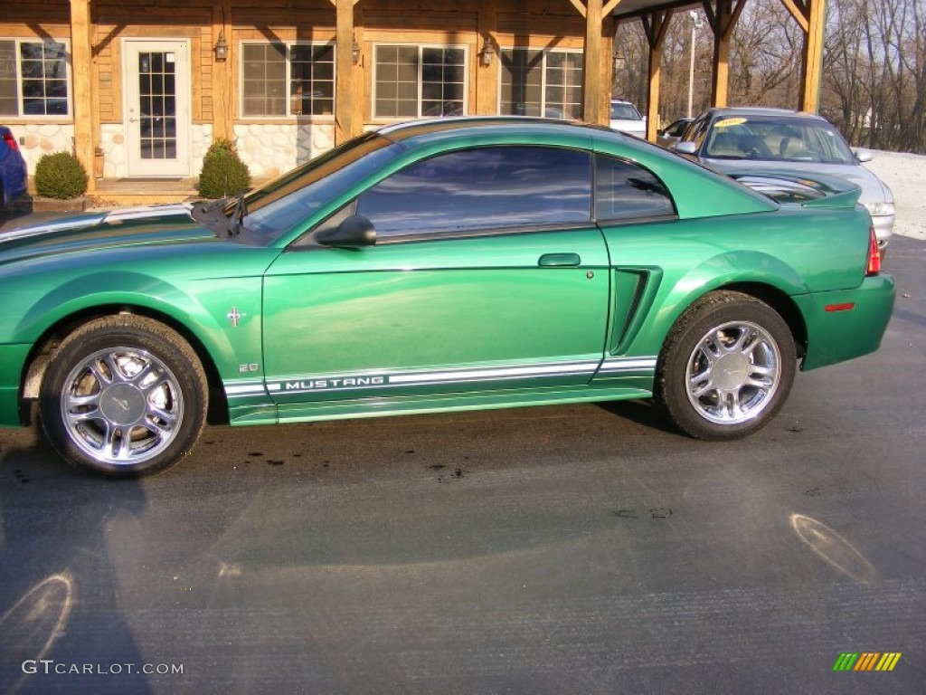 2000 Mustang V6 Coupe - Electric Green Metallic / Medium Graphite photo #2