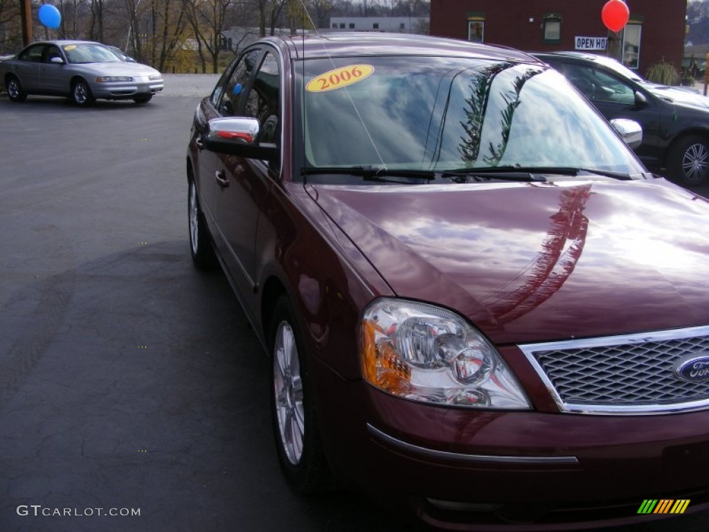 2006 Five Hundred Limited - Merlot Metallic / Pebble Beige photo #6