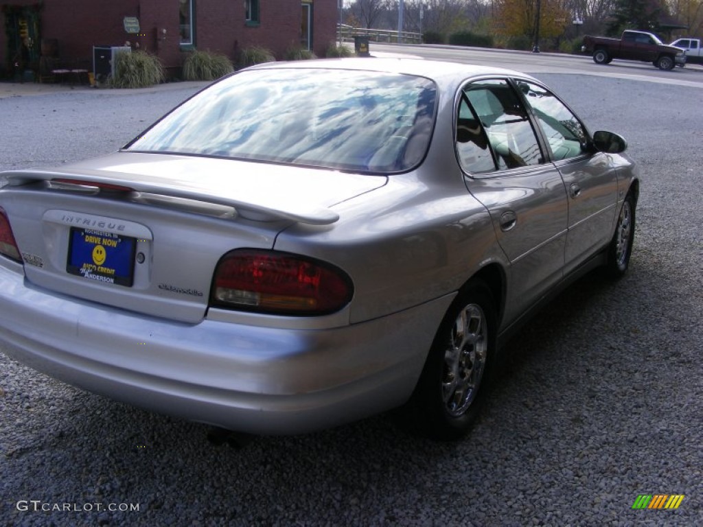 2002 Intrigue GL - Sterling Metallic / Pewter photo #3